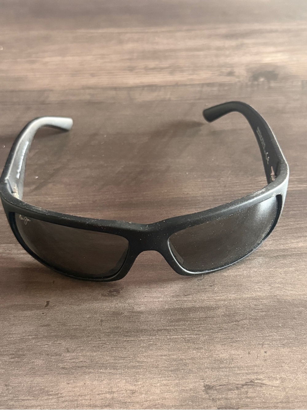 Maui Jim World Cup sunglasses matte black rubber frame and polarized grey lenses - Picture 4 of 4